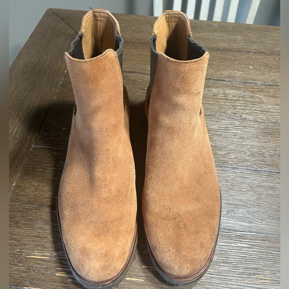 Men's Clark’s Tan Chelsea Boots size 13 - Picture 3 of 11